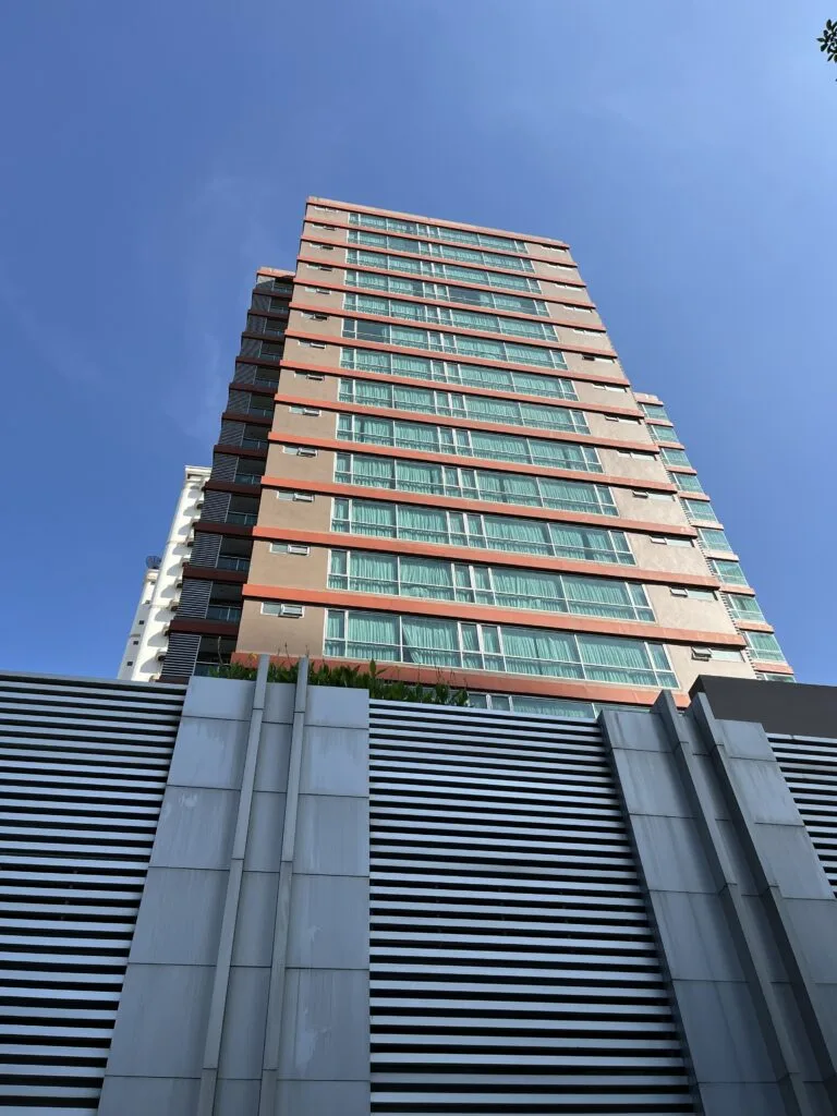 Adelphi Grande B-1