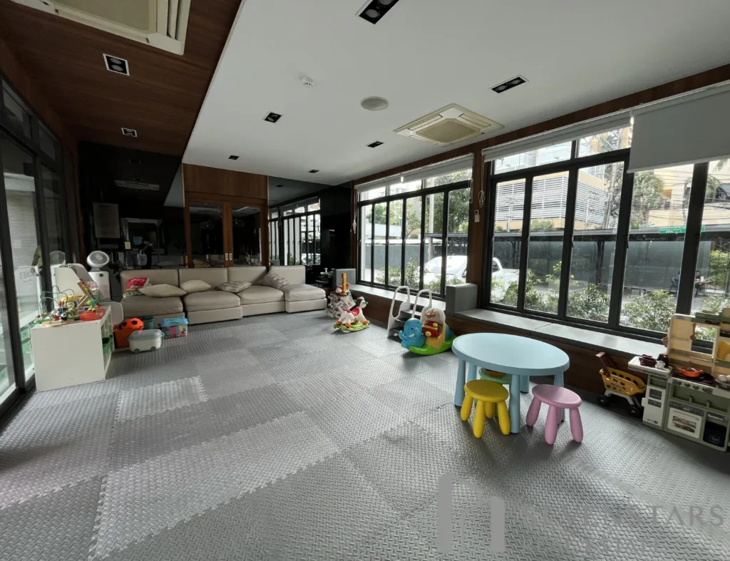Junie’s Garden Home F-5