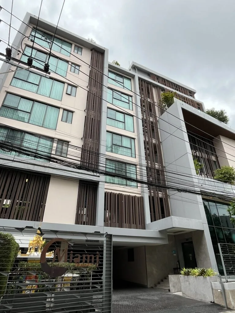 Miami Sukhumvit 49 B-1