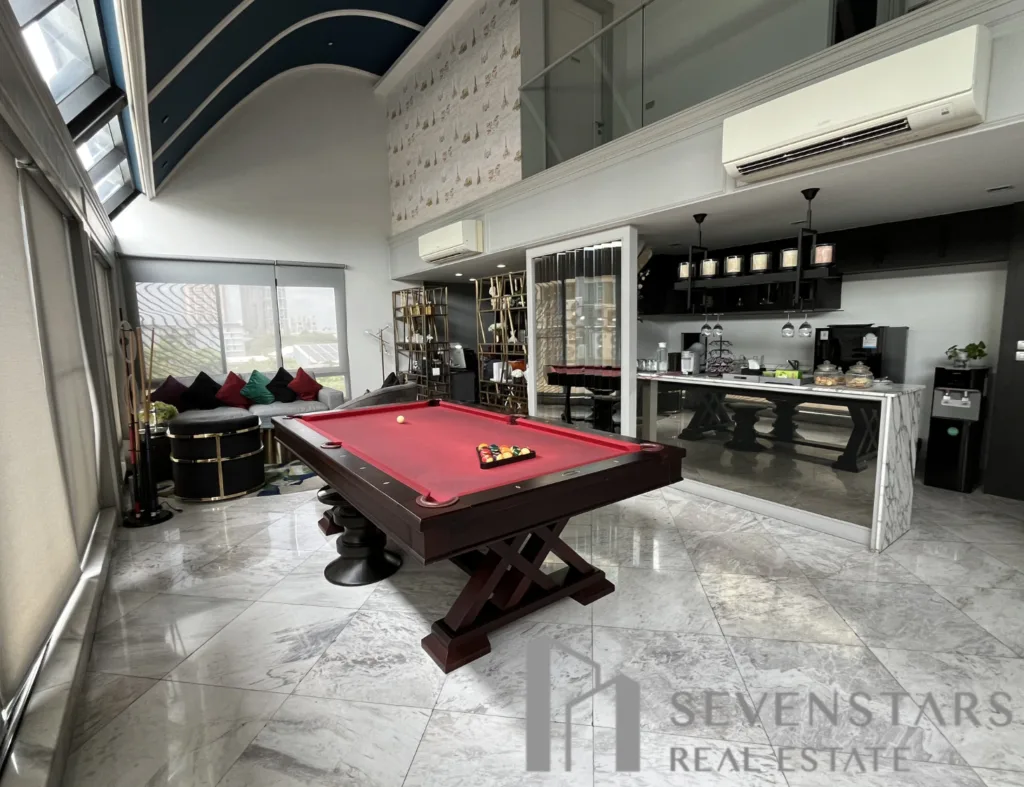 Silver Thonglor Apartment F-2