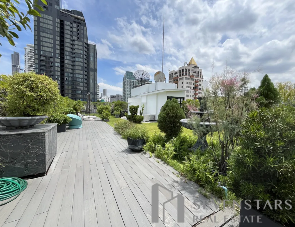 Silver Thonglor Apartment F-3