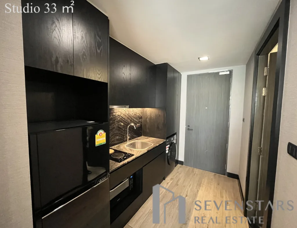 Silver Thonglor Apartment Studio-1