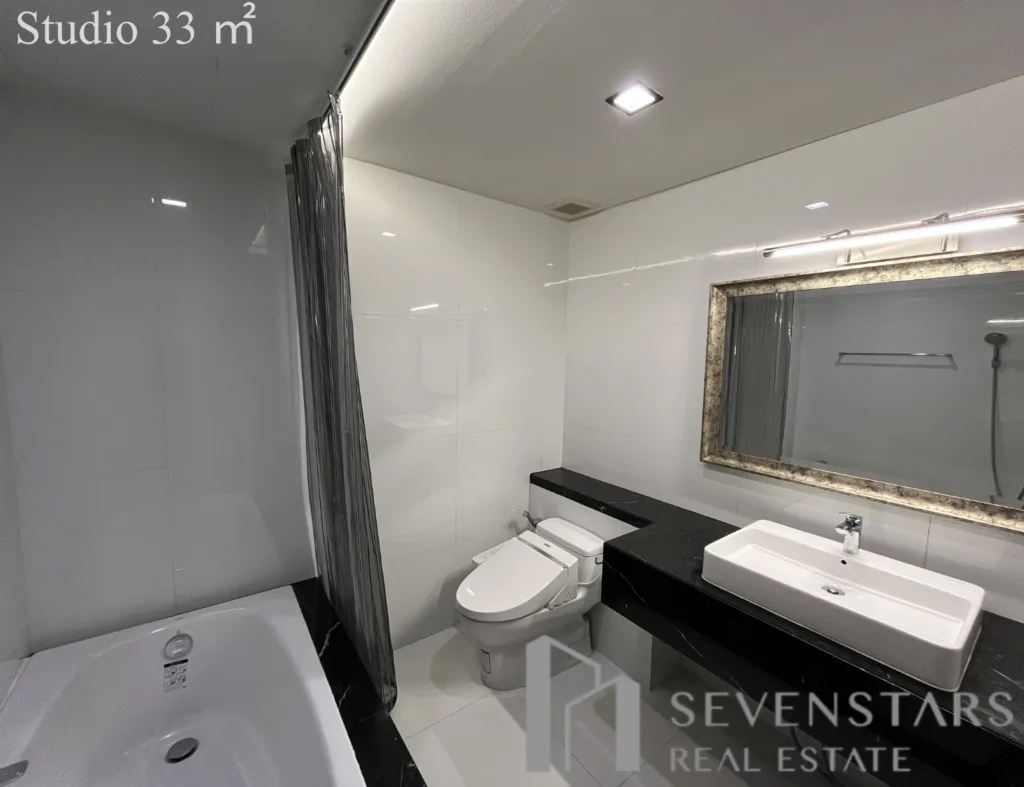 Silver Thonglor Apartment Studio-3