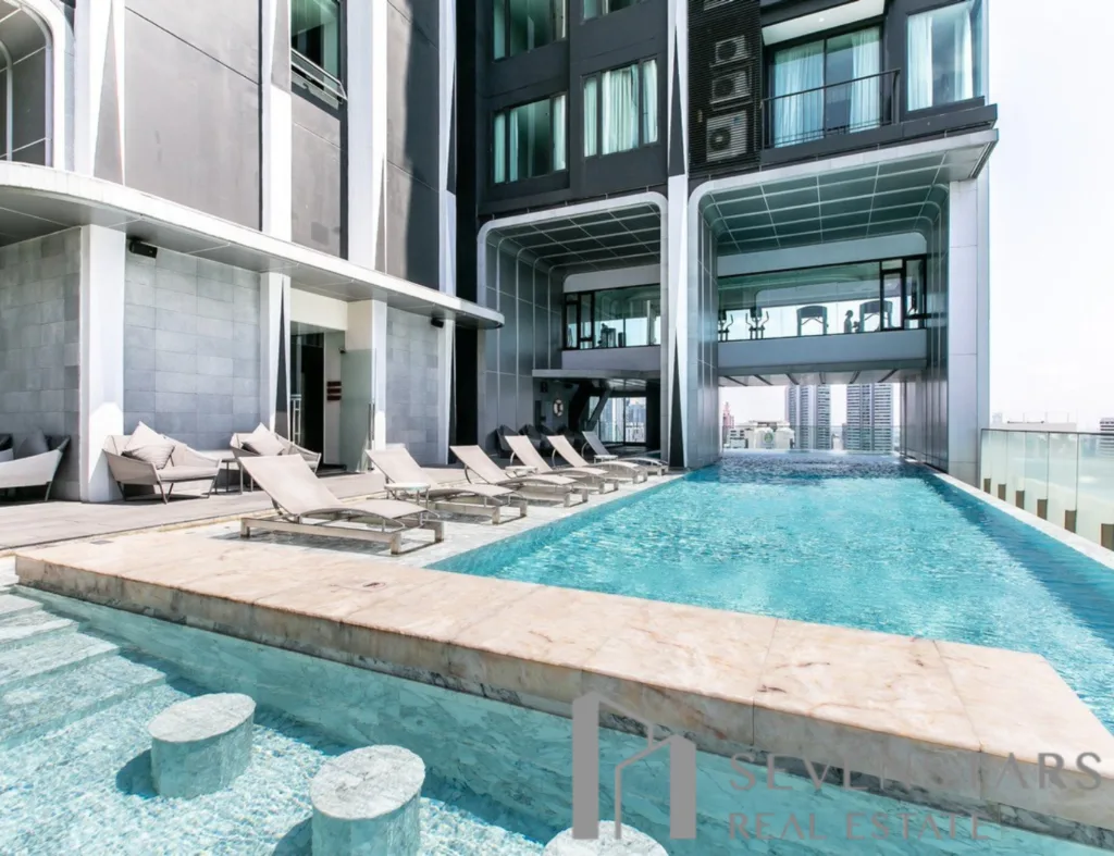 Edge Sukhumvit 23 F-1