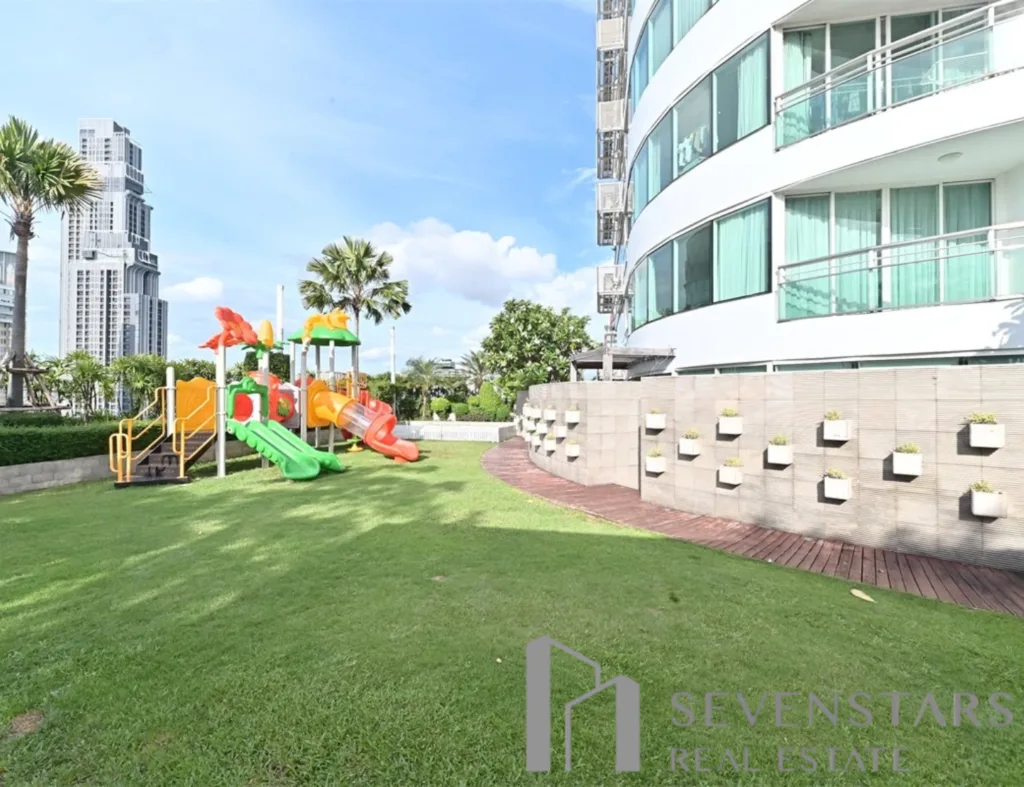 Eight Thonglor Residence F-3