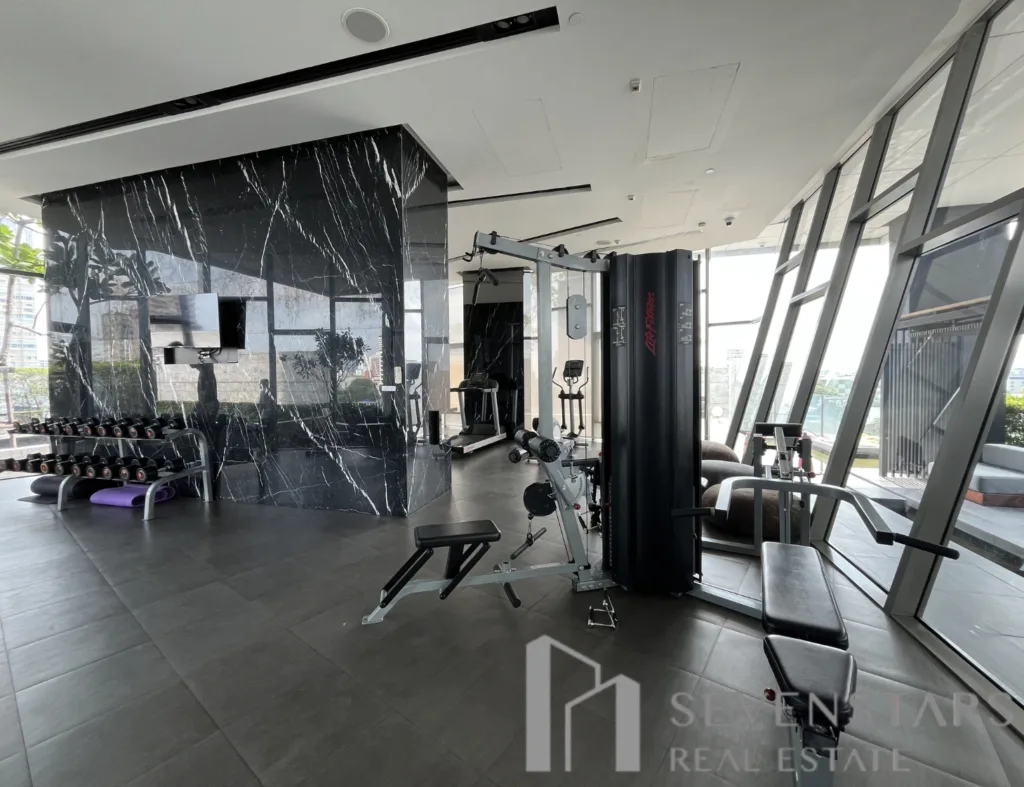HQ by Sansiri F-2.
