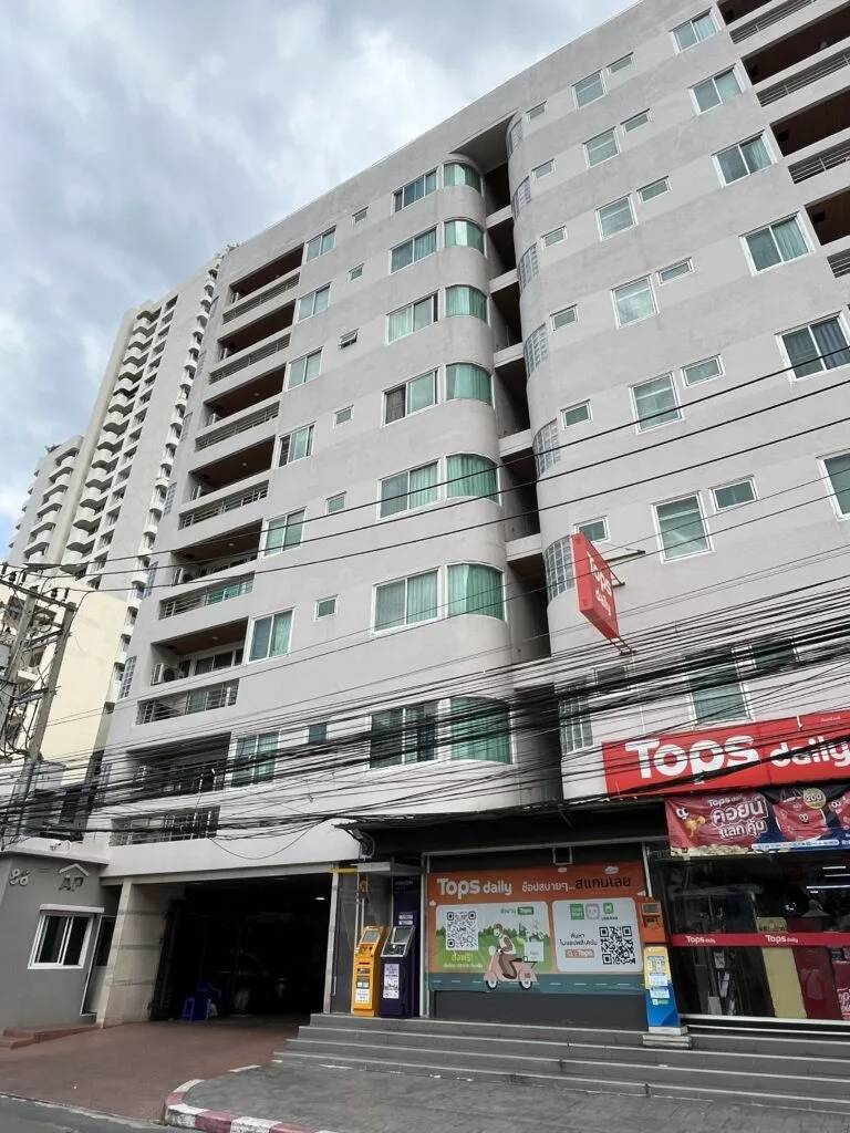 AP Suites 33 B-1