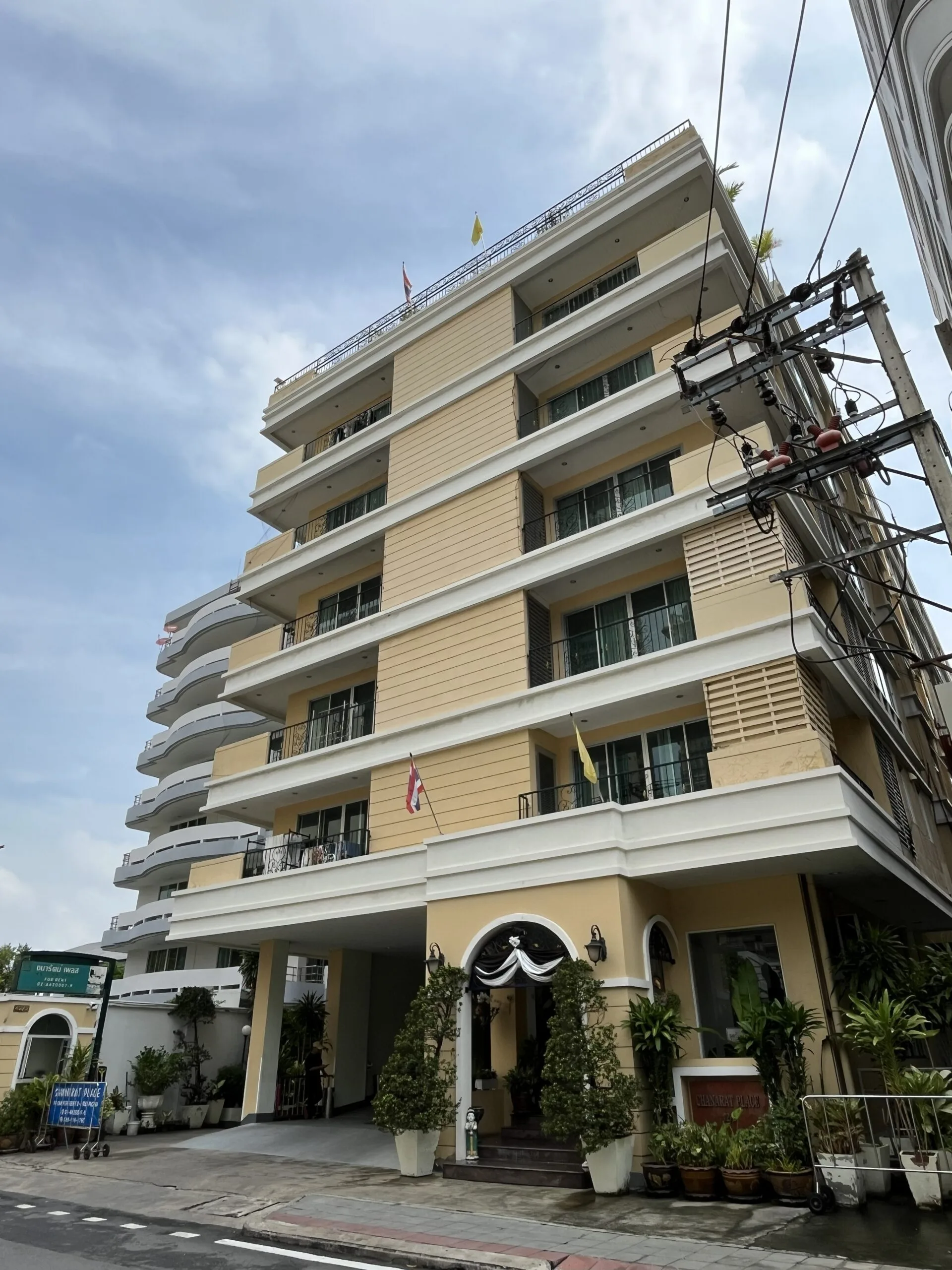 Chanarat Place