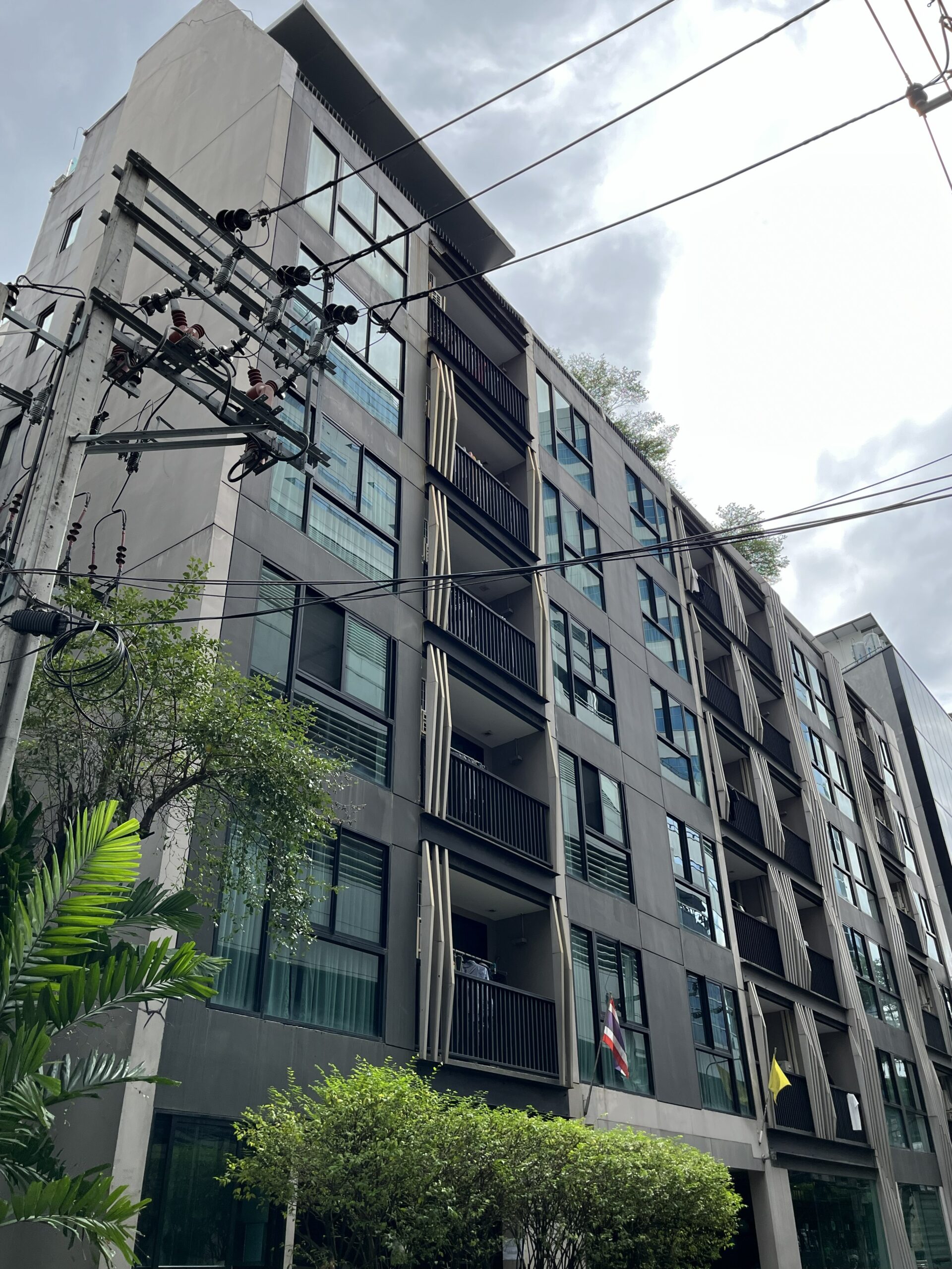 Upper Suites Sukhumvit 25