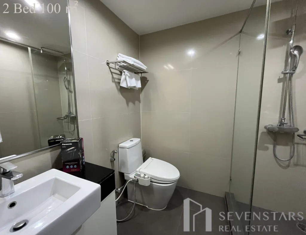 Upper Suites Sukhumvit 23 2Bed-4