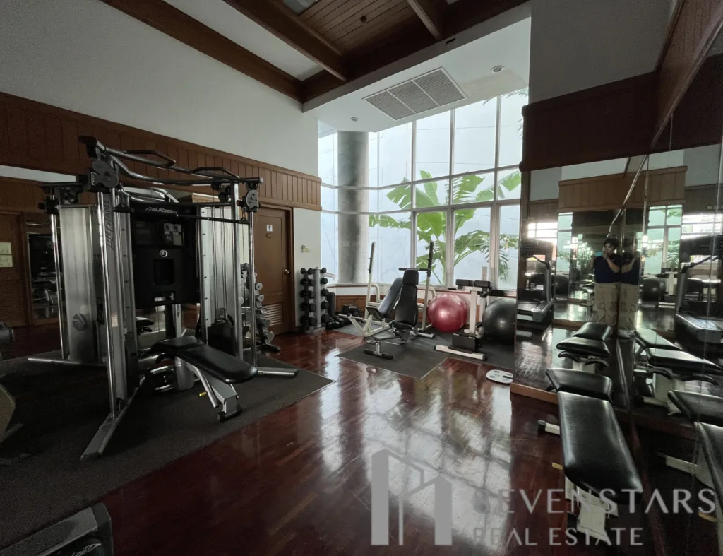 Suan Phinit Execlusive Apartment F-2