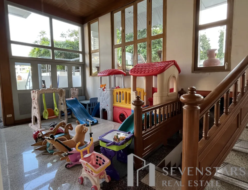 Suan Phinit Execlusive Apartment F-3